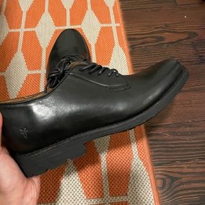 Frye Black Leather Oxford Shoes- Women's size 9, Men's size 7